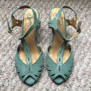 Seychelles vintage heels