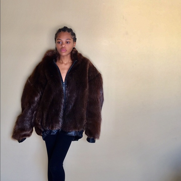 ❌ SOLD ❌ Genuine Beaver Fur Coat - Picture 1 of 4