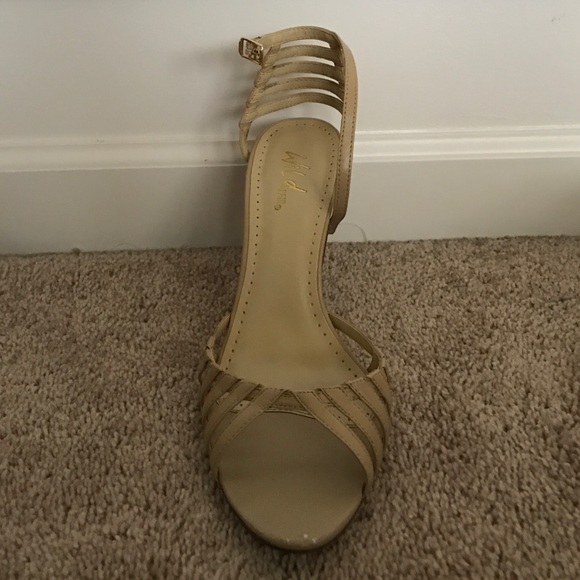 Shoes - Picture 2 of 4