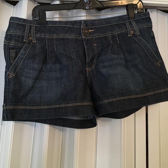 Jolt jean shorts