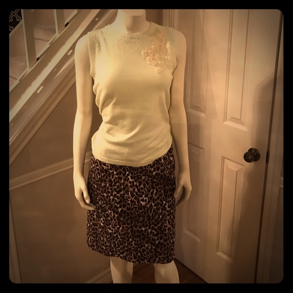 Leopard pencil skirt