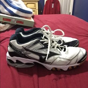 New Mizuno volleyball shoes