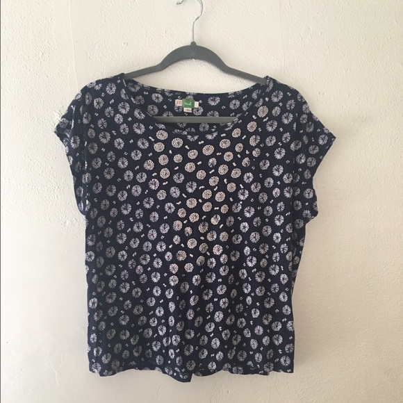 Anthropologie embroidered shirt