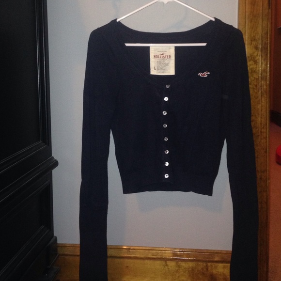 Hollister half sweater/cardigan
