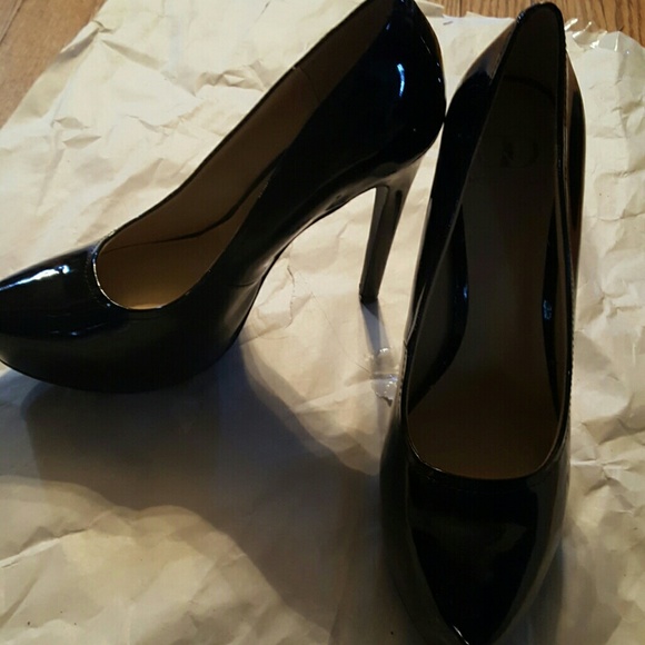 Kelsi Dagger platform 9.5