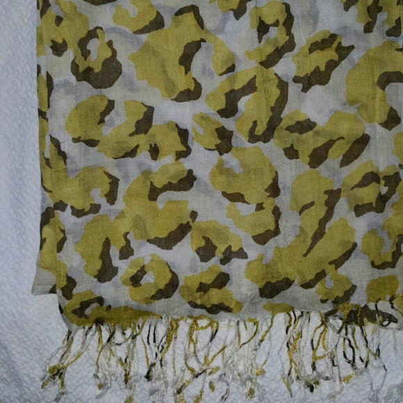 Yellow decorative scarf