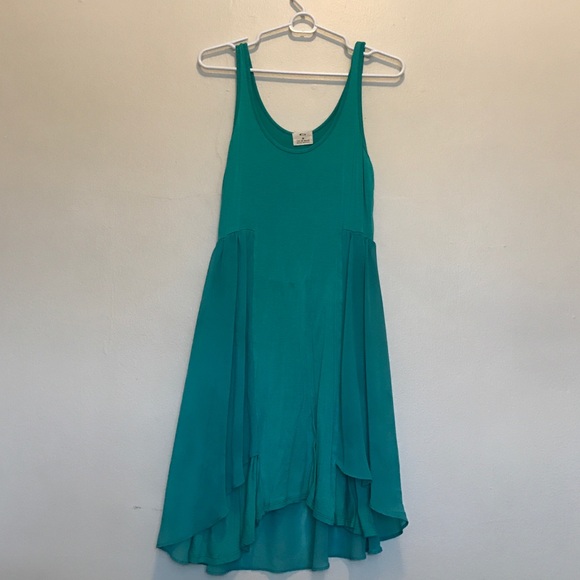 Hi-lo Midi dress with sheer flowy sides