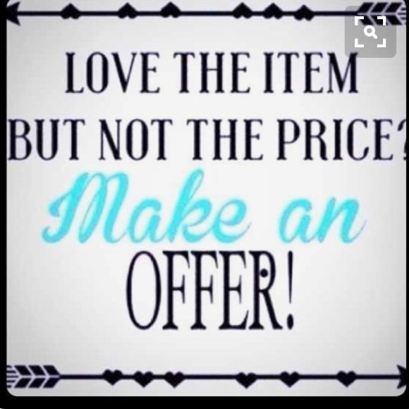 KISSING 2016 BYEE👋🏻 MAKE AN OFFER!