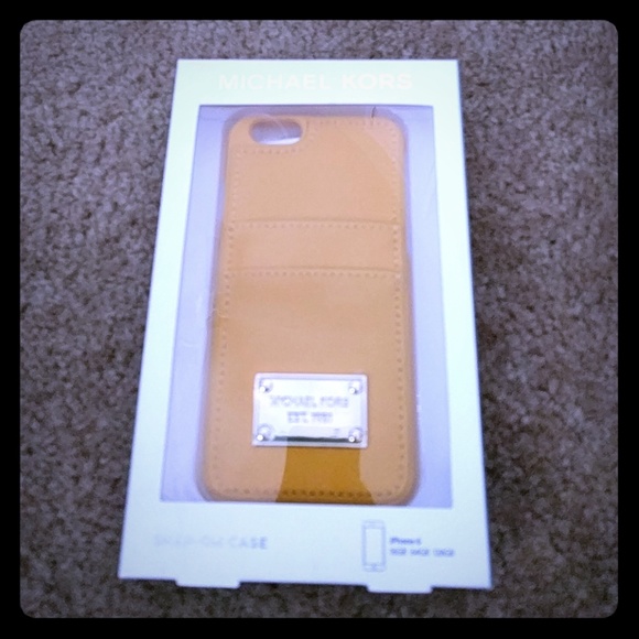 Michael Kors iPhone 6 case with card slots!