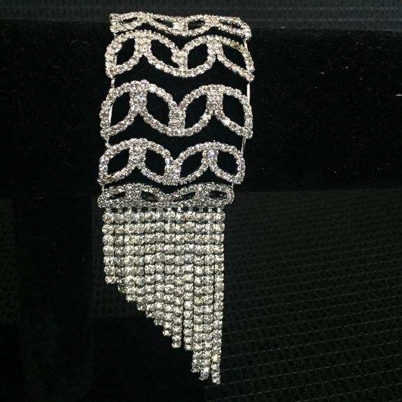 Silver color open bracelet