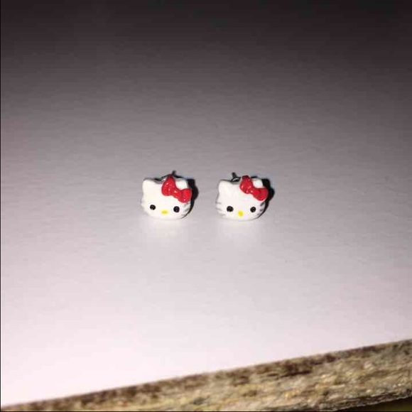 Hello kitty stud earrings