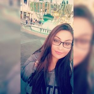 Meet your Posher, Leandra