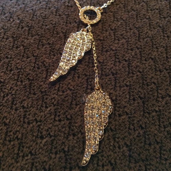 Victoria Secrets necklace Trade for @sfwhite - Picture 2 of 4