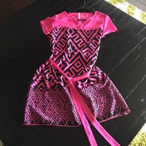 Fun, pink and black dress!