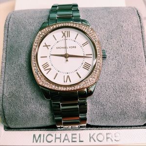MK women watch ⚡️NWT⚡️authentic
