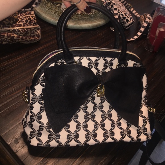 Betsey Johnson purse!!!