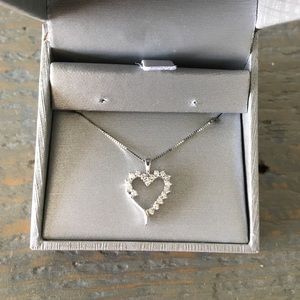 10k white gold & diamond heart pendant necklace