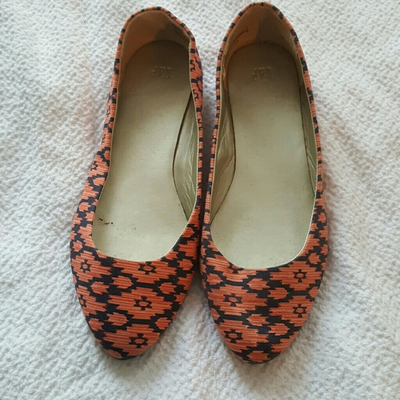 Patterned flats