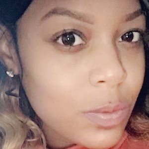 Meet your Posher, Hallee