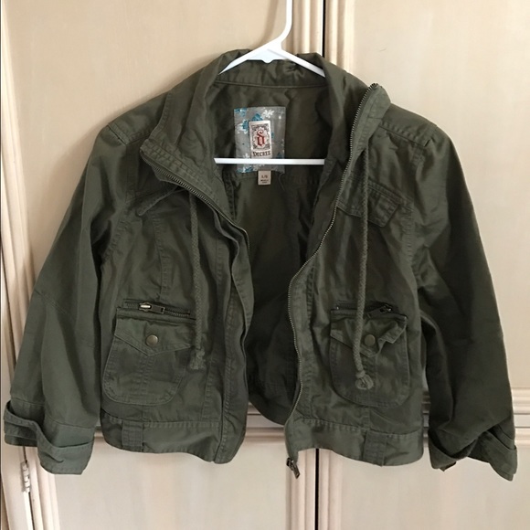 Army Green Cropped Khaki Jacket!!