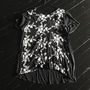 Short sleeve shirt with floral design!