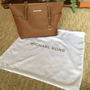Michael Kors Jet Set Tote