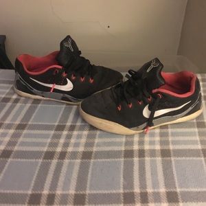 Kobe 9 (size 6.5)