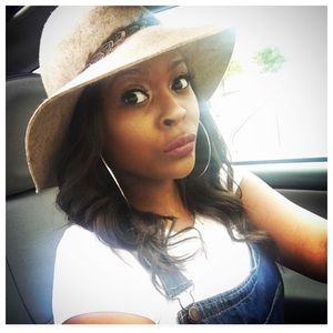 Meet your Posher, Twyla