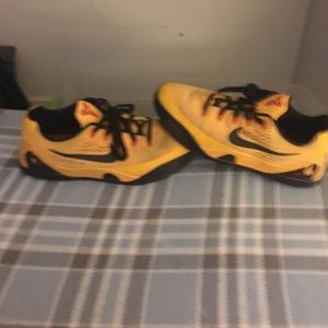 Kobe 9s (size 5.5)