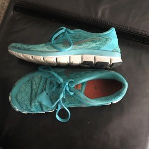 Teal Nike free 5.0