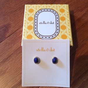 Stella & Dot Delphie studs