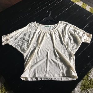 Off white mid-sleeve shirt