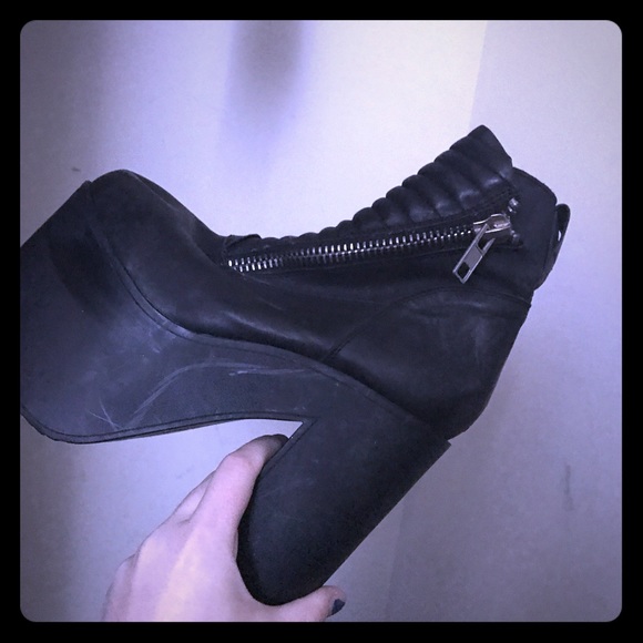 UNIF Shoes - UNIF size 8 hardly worn