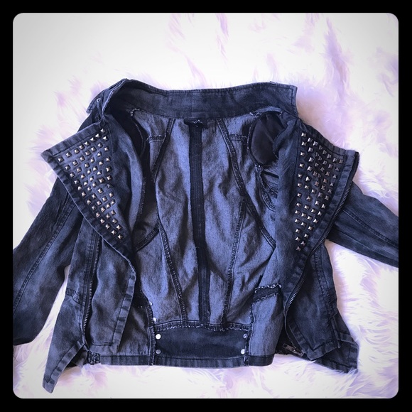 Size small? Worn a few times