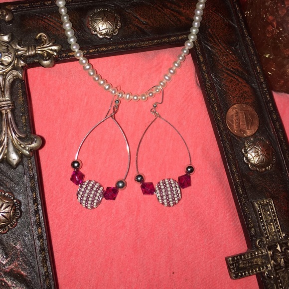 Gorgeous pink dangle Swarovski crystal earrings