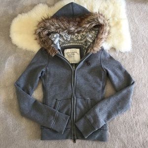 Abercrombie & Fitch Tops - Coming soon Abercrombie & Fitch Tops - Coming soon