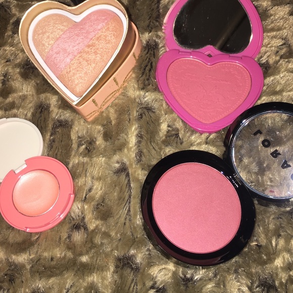 4 blushes and 3 highlighters