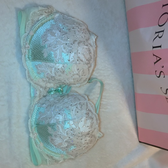 Victoria's Secret push up bra 34C Gently used