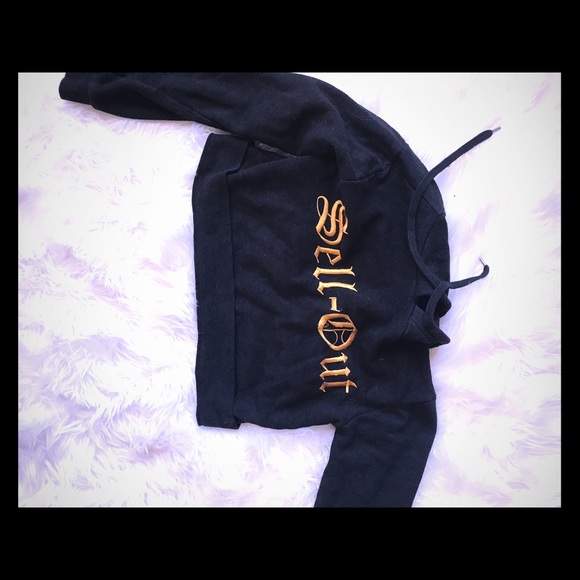 Forever 21 crop hoodie size small