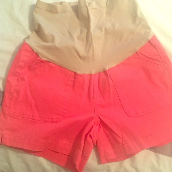 Maternity shorts