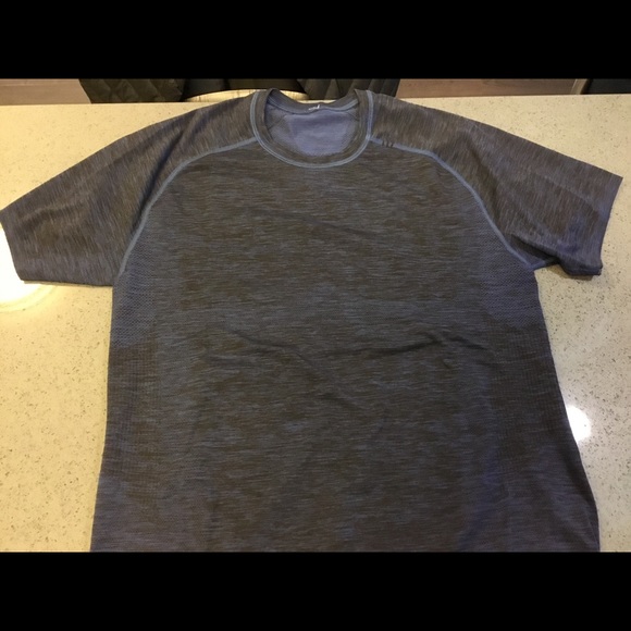 Lululemon metal vent tee