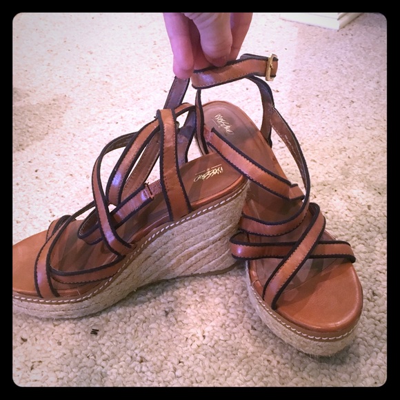 Strappy Brown & Navy trimmed Wedges