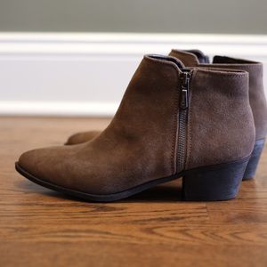 Circus by Sam Elderman Tan Suede Booties