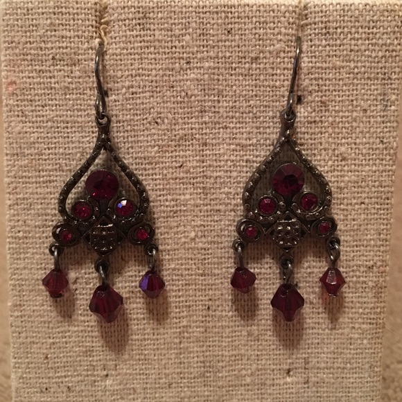 Dark pink stone chandelier drops