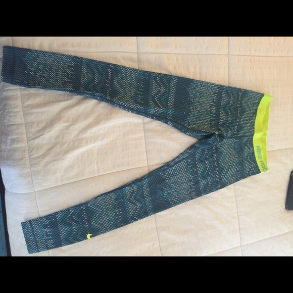Nike Pro, Dry Fit compression leggings, small