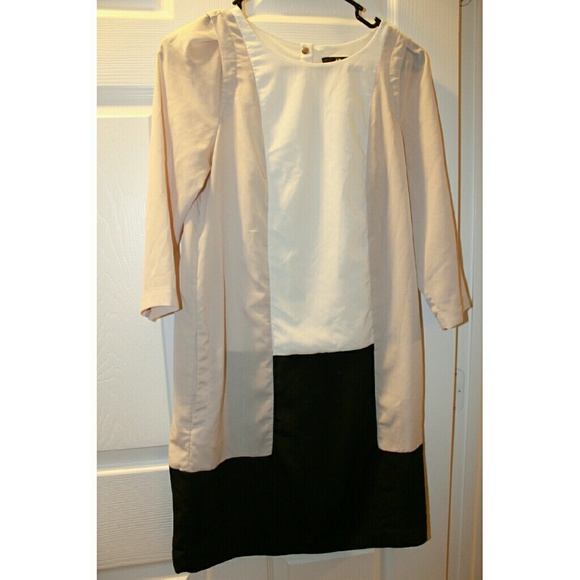 Geometric dress with pockets