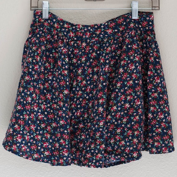 Floral lined skirt. $8 OBO.