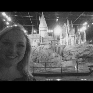 Meet your Posher, Laura