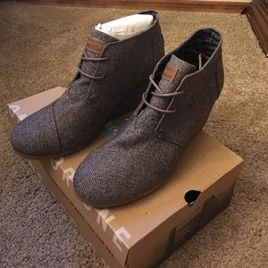 TOMS Desert Wedge Herringbone New!!