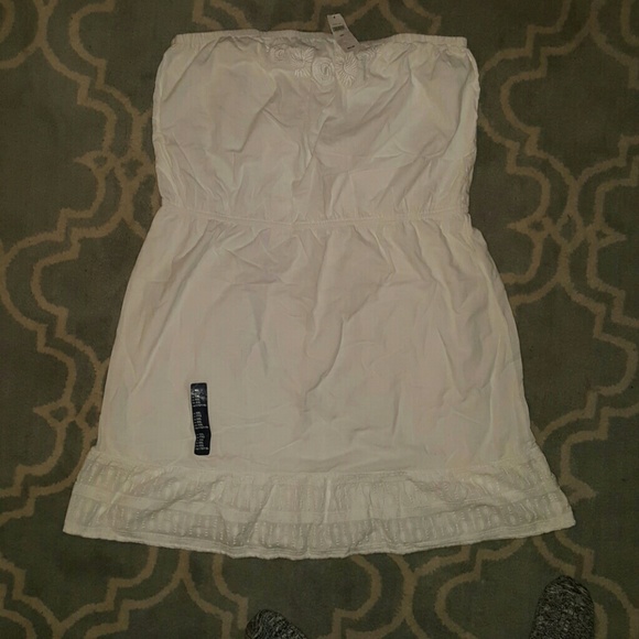 White strapless dress